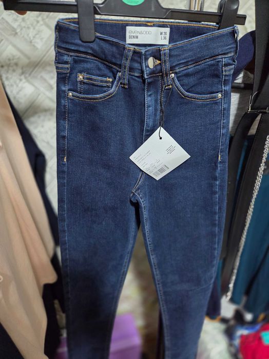 Нови аутлет дрехи на едро