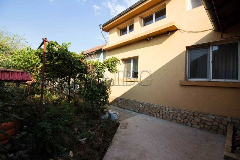 Продава се Къща в с. Бъзън, Област Русе - 240 кв.м за 563 €/кв.м - Снимка #3