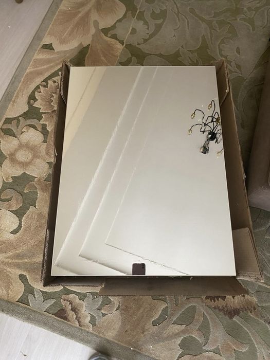 Продам зеркало для ванной с полкой!