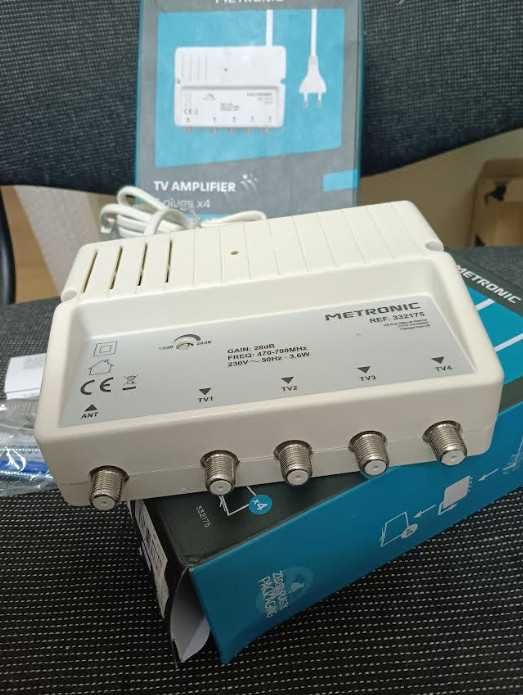 Усилвател на сигнала METRONIC 332175, 4-лентов за телевизионна антена