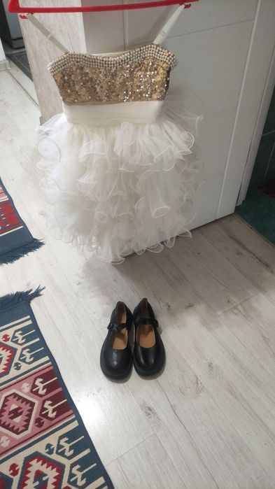 Продам платье и туфли.