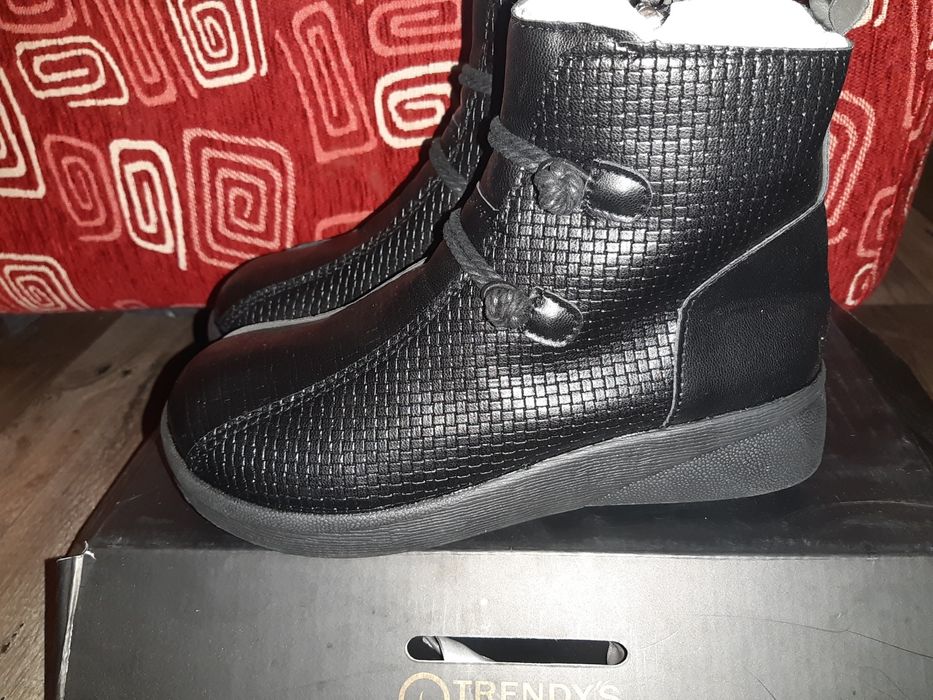 Ghete până la glezna îmblanite mărimea 38