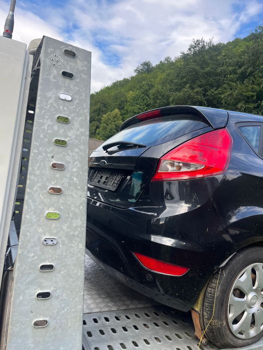 Dezmembrez ford fiesta