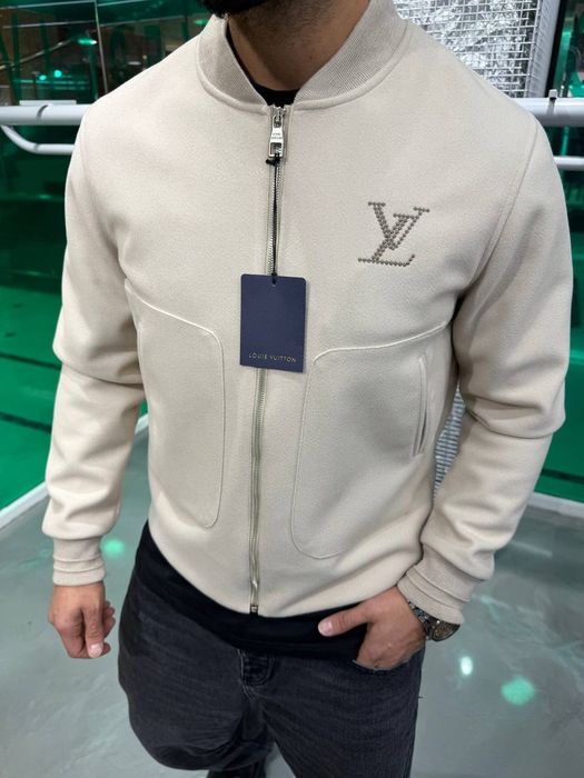 Oferta! Geaca LV. Model superb si rar. Calitate premium.Toate marimile