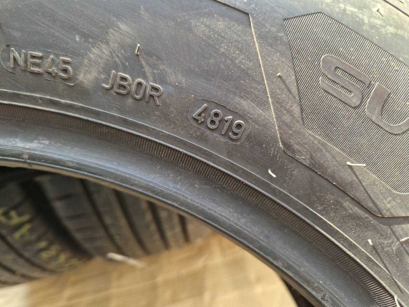 4 Goodyear R18 235/60
летни гуми 
DOT4819