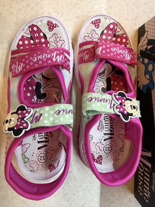 Сандали Minnie Mouse с LED светлини НОВИ!