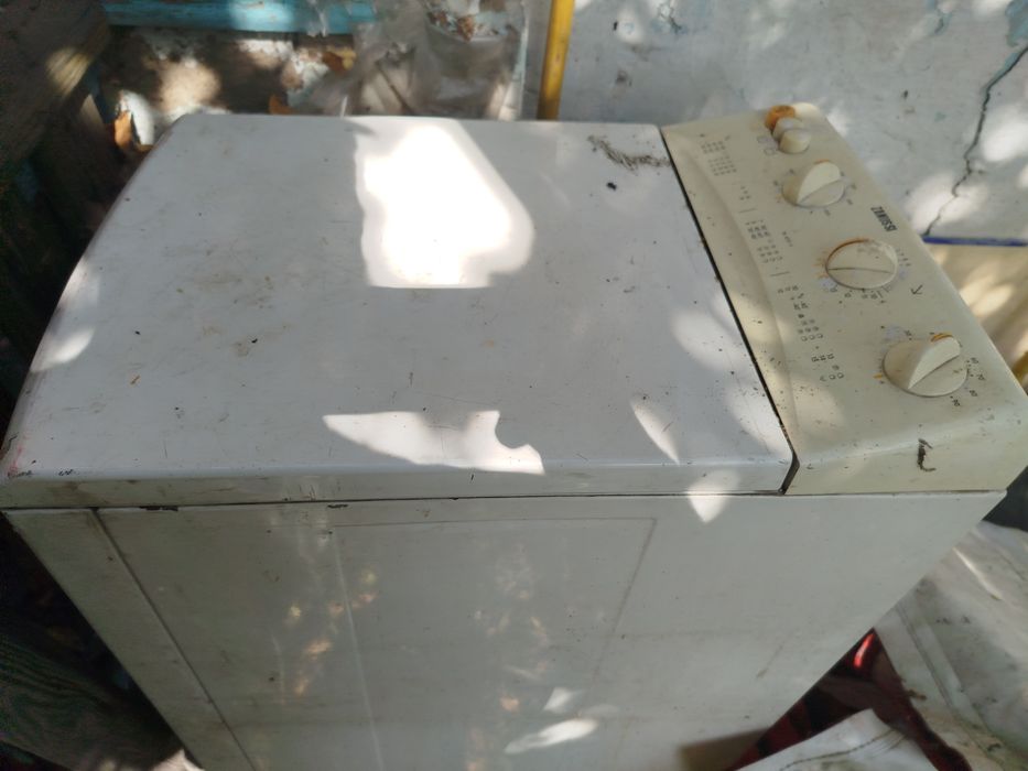 Продам стиралку  зануси