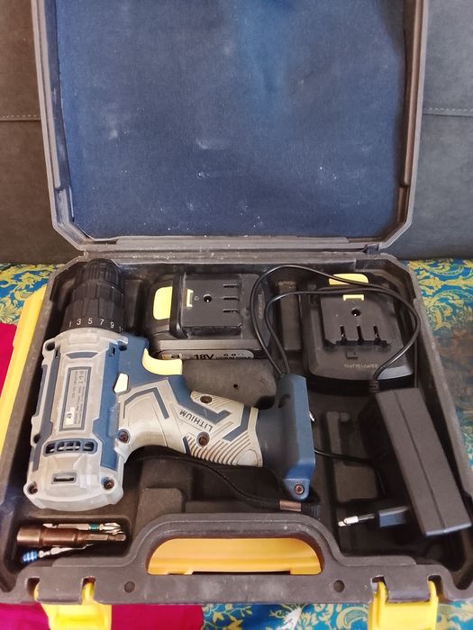 Продаю шуруповерты