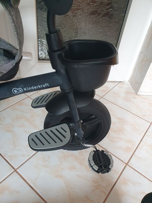 Tricicleta pentru copii