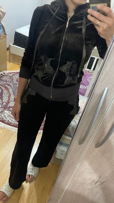 Велюровый спортивный костюм