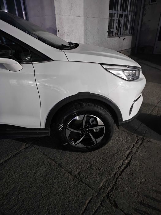 Автомобиль BYD Yuan Pro