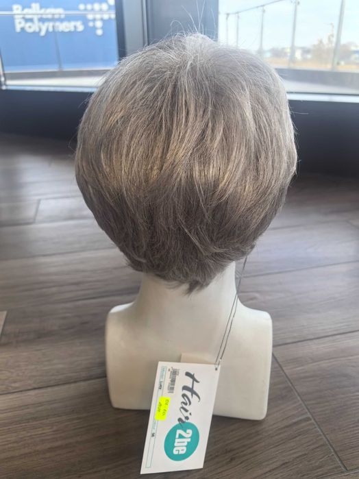 Перука чисто нова, к-т с шампоан