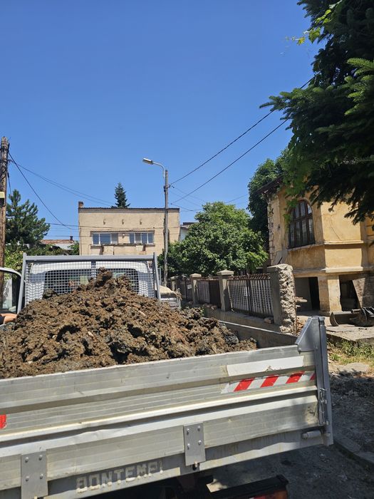 Pământ vegetal si de umplutura curat pentru nivelarea terenului