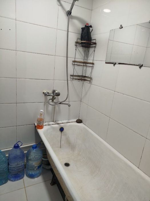 Сдаётся-ижара 3 ком 250$ в 3 микрорайоне
