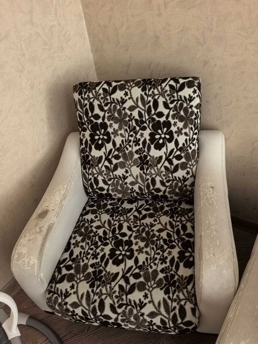 Продам диван и 2 кресла