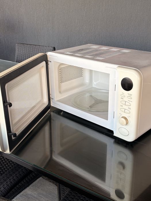 Cuptor cu microunde HAINNER