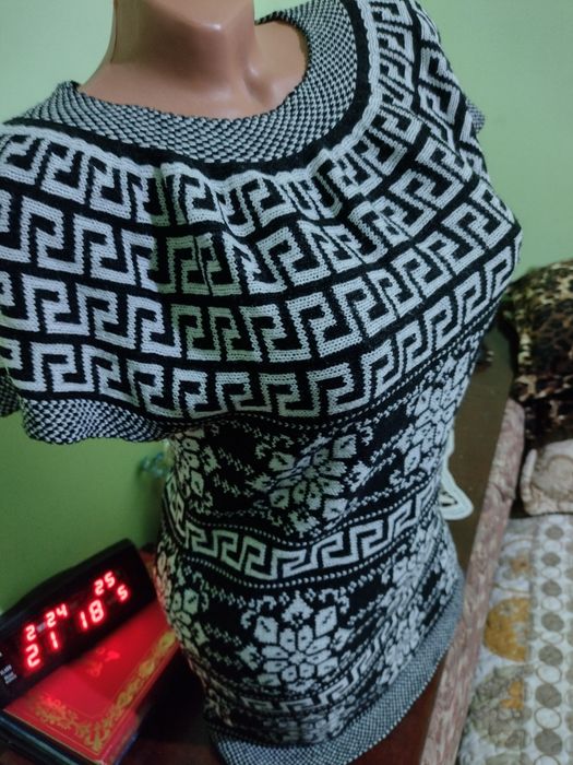 Bluze stil veste,  tricouri ,diverse modele și culori,