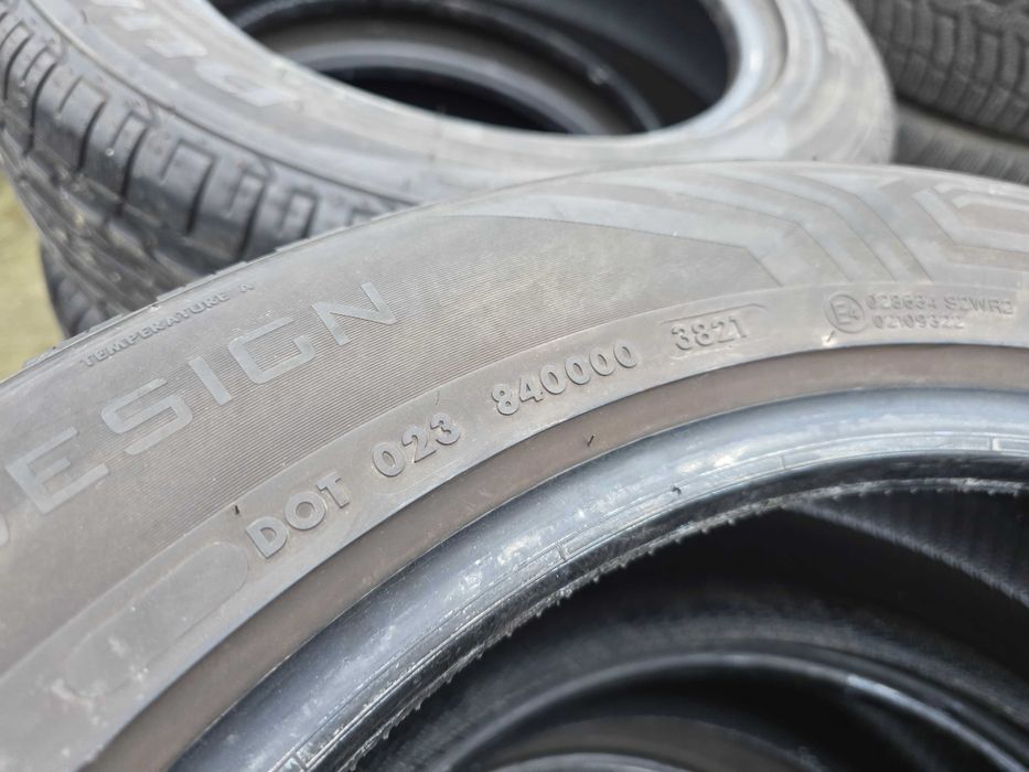 2бр Всесезонни гуми 235 50 19 - Vredestein