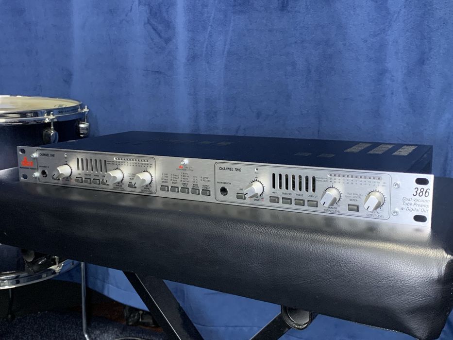 DBX 386 ламповый предусилитель