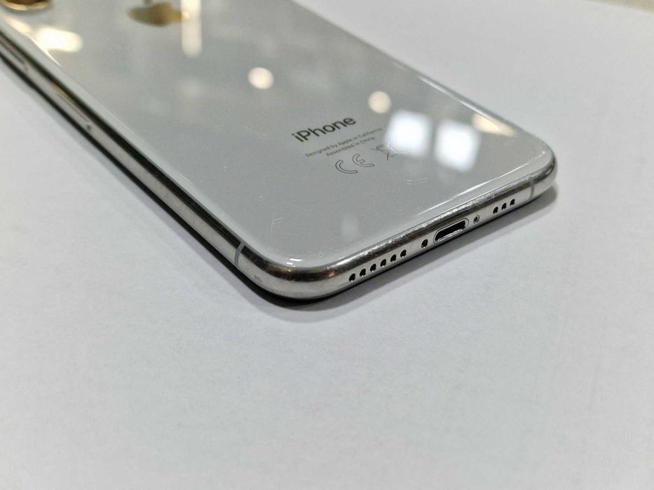 iPhone XS 64GB / 79%