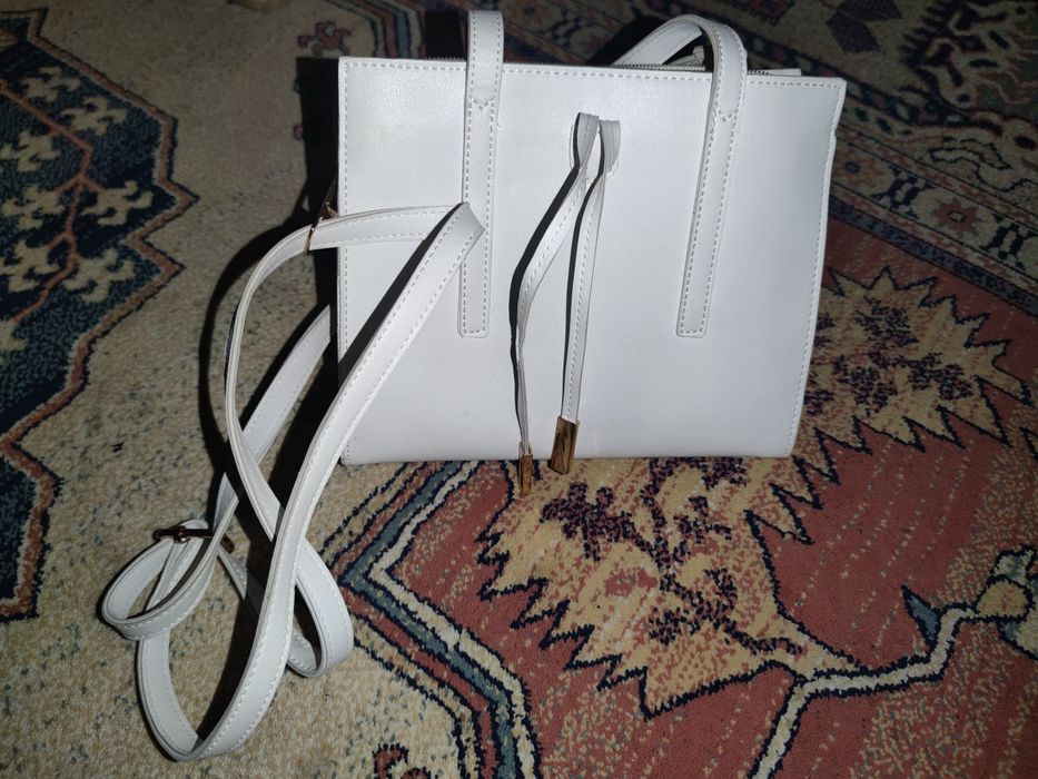 Запазени дамски чанти