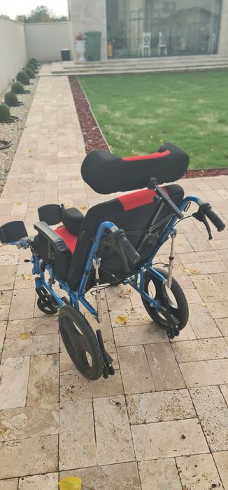 Scaun cu rotile Neurlogie cu sprijin picioare/maini si spatar reglabil