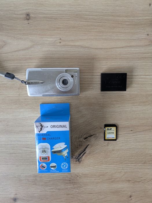 Canon IXUS i5 - РЕТРО СНИМКИ Дигитален Фотоапарат Стил В Отлично Състояние