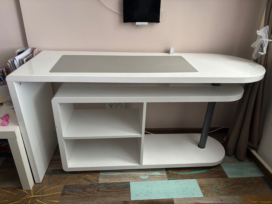 Бюро - Лина бял гланц с етажерка