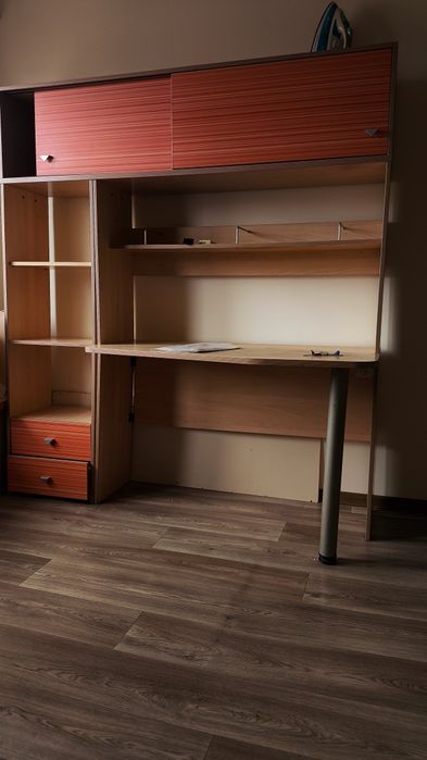 Школьный стол с хранением