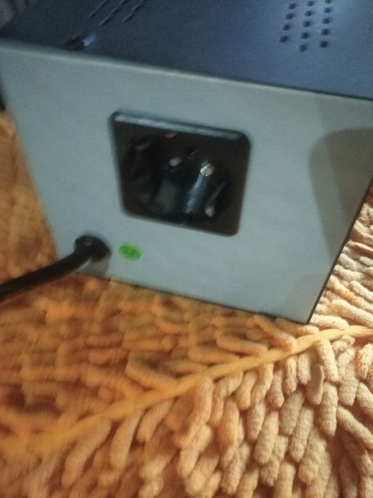 Продам стобелизптор для телевизора.