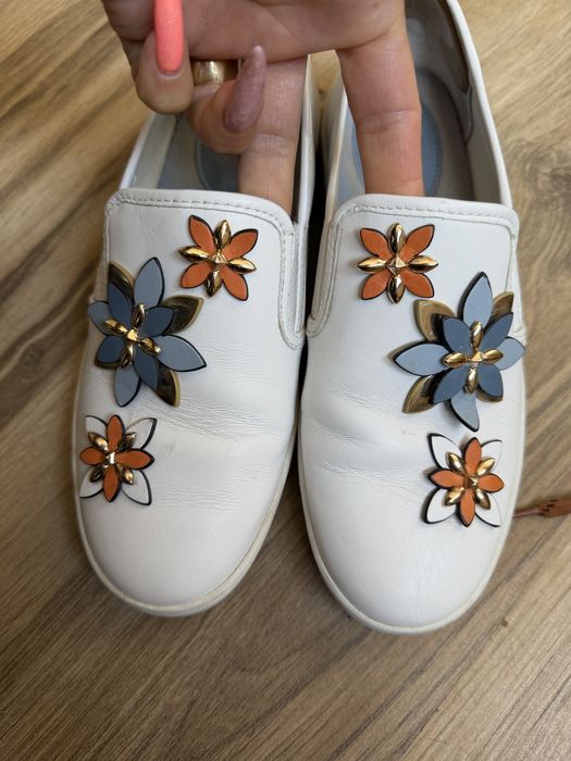 Оригинални кожени спортно/елегантни бели обувки  МК ! 36 н