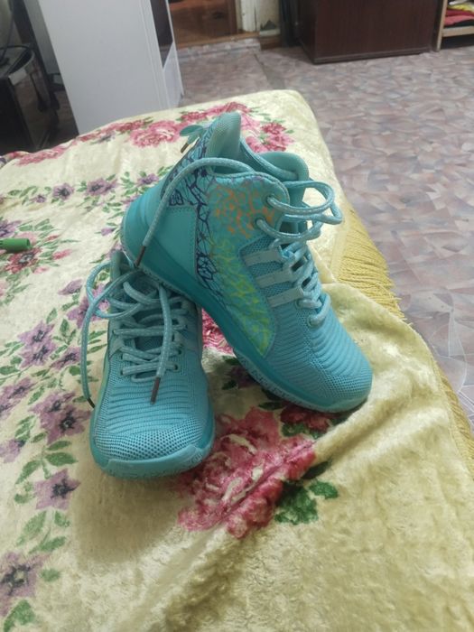 Продам кроссовки для баскетбола