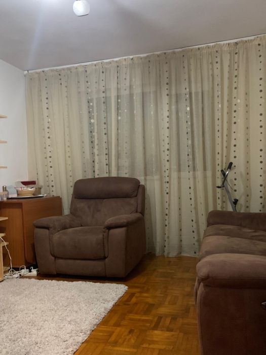 vand apartament 3 camere