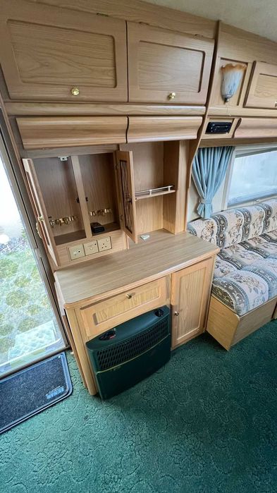 Rulota Lunar Clubman 475 CK | Inmatriculata RO | Panou solar | Cort | Baie cu dus | 2-3 persoane