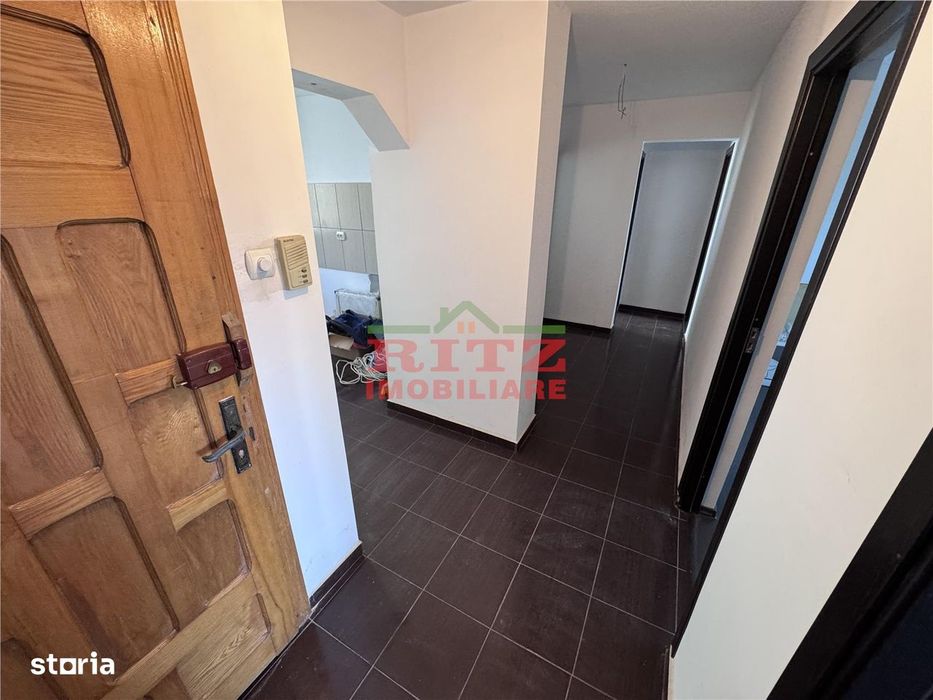 Nou! Ap. 4 cam. S=73 mp, et. 3, zona Zahana!