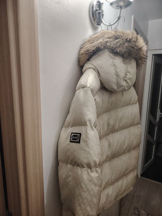 Geaca bărbați Hugo  guler  blana naturala -marimea  L