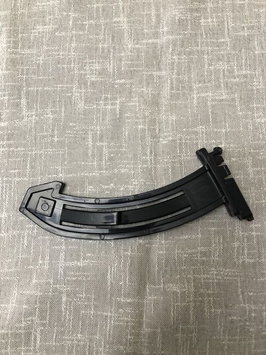 Държач/панта/ десен за жабка на Астра G