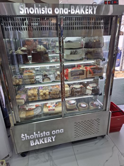 Холодильник витрина тортлар учун