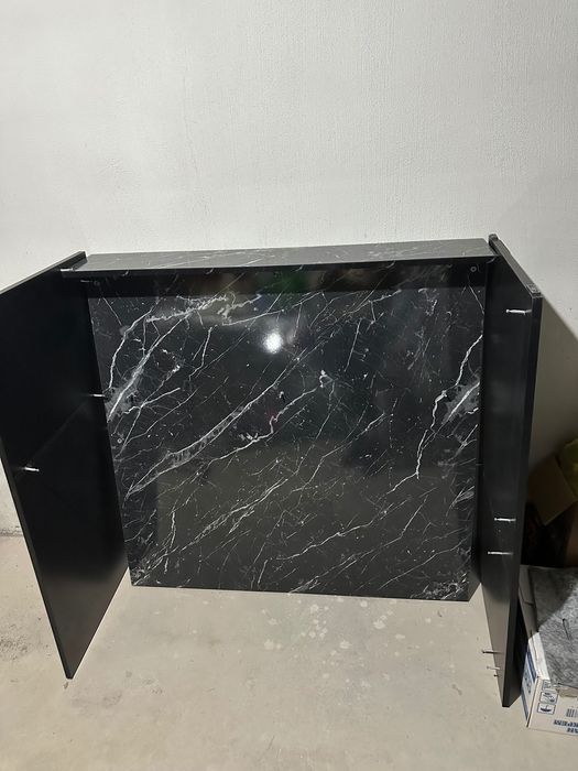 Бюро и стол за магазин