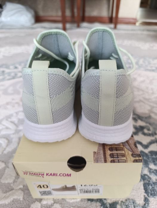 Продаётся женская обувь.