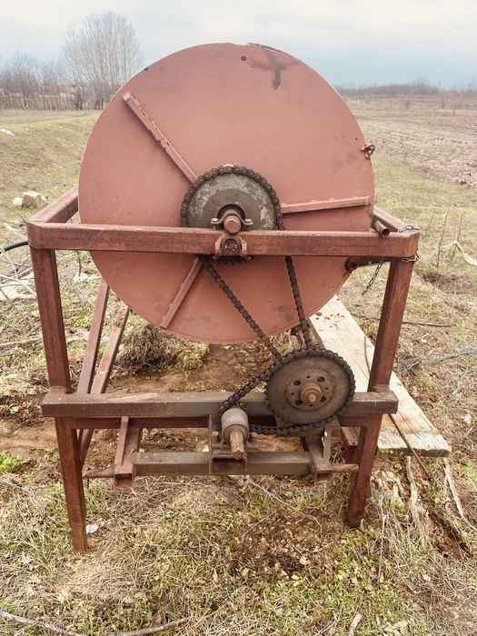 Masina spalat cartof,morcovi,radacinoase cu actionare la priza de pute