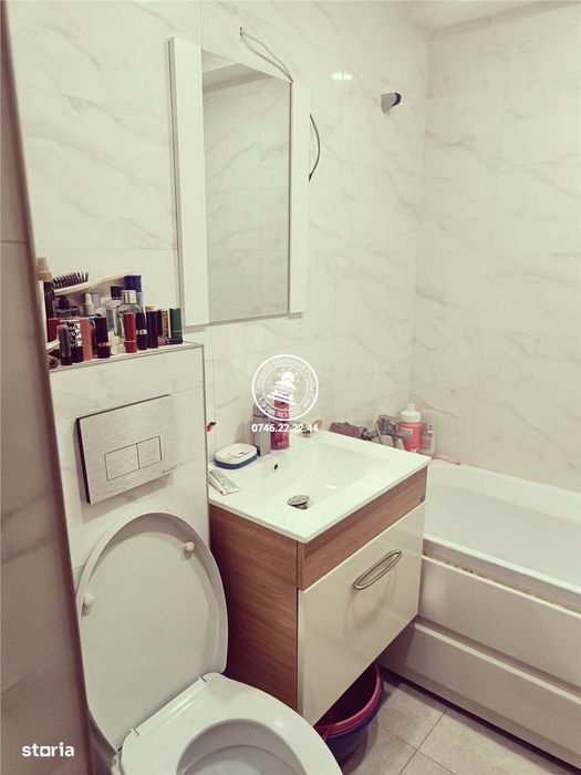 Apartament 3 camere de vanzare, model decomandat - Podul de Piatra