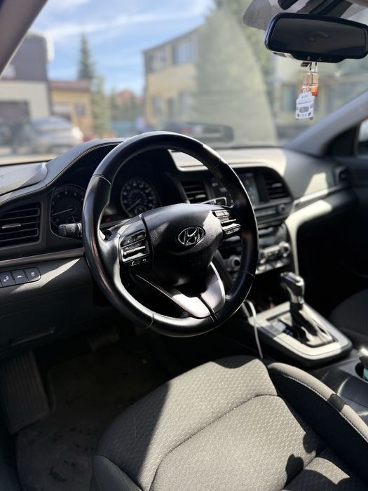 Хундай Элантра в отличном состоянии