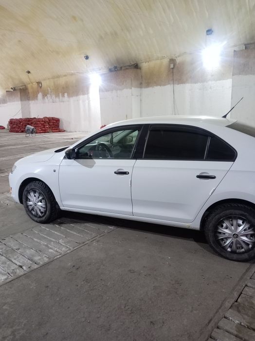 Продам Skoda rapid.
