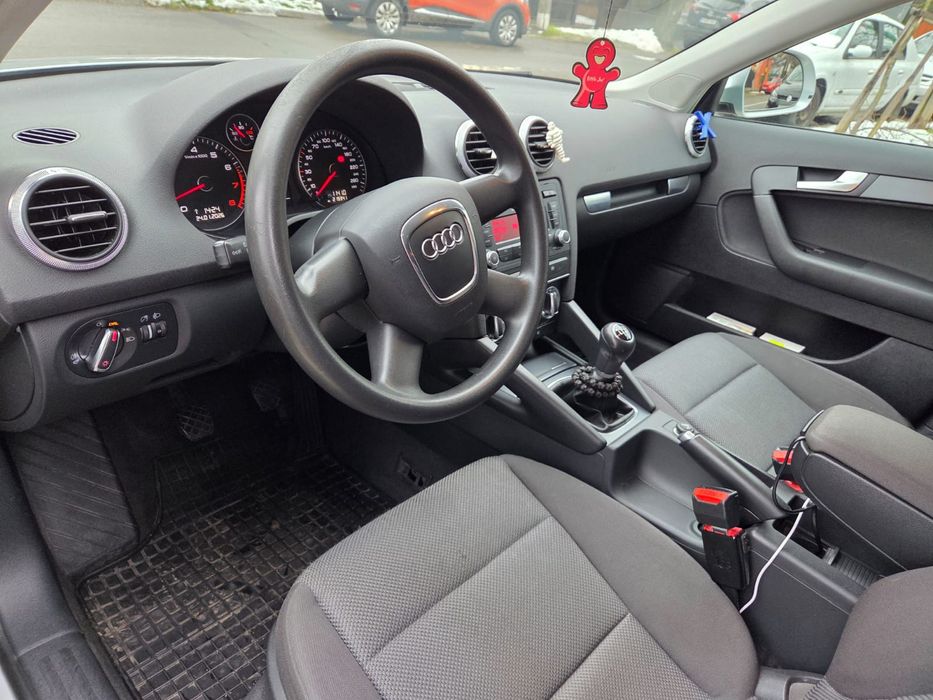 Audi a 3  1.6 benzina