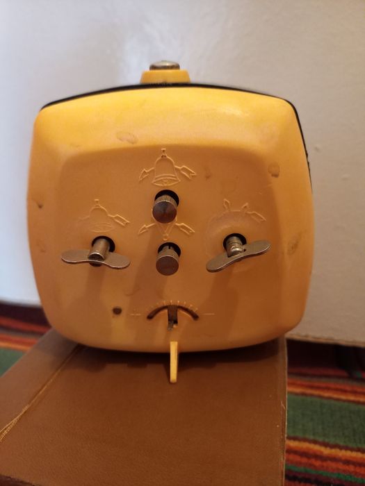 продаю будильник ссср