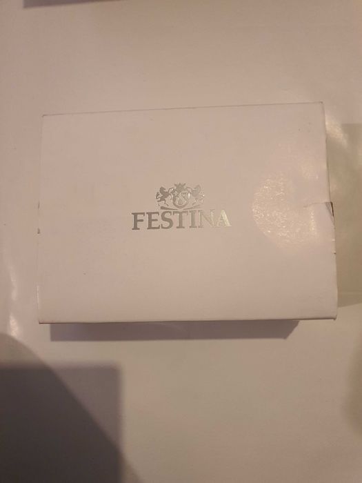 Ceas Festina nou, dama