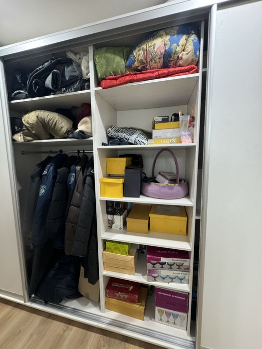 Продается шкаф-купе для прихожей