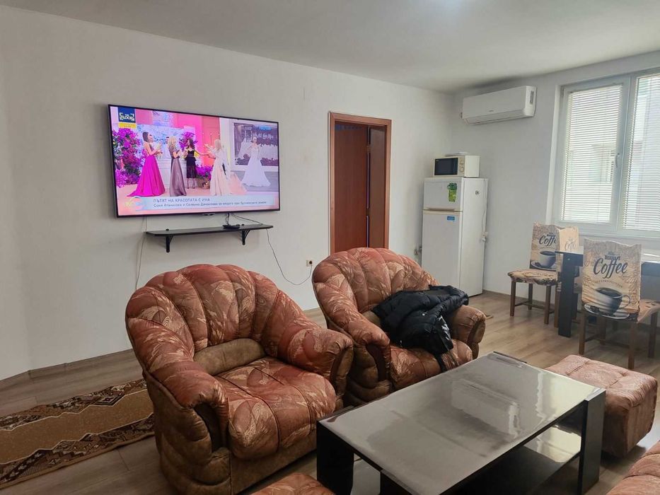 Дава се под наем Тристаен апартамент в Ямбол, Център - 80 кв.м за 498.27 € - Снимка #4