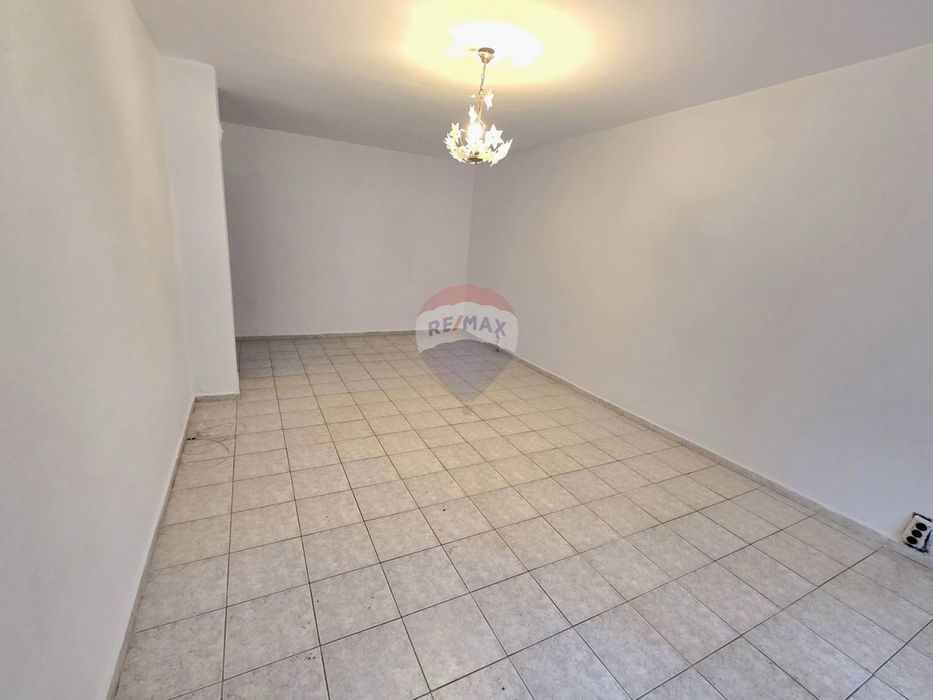 Продава се Двустаен апартамент в Варна, Младост 1 - 62 кв.м за 1003 €/кв.м - Снимка #2